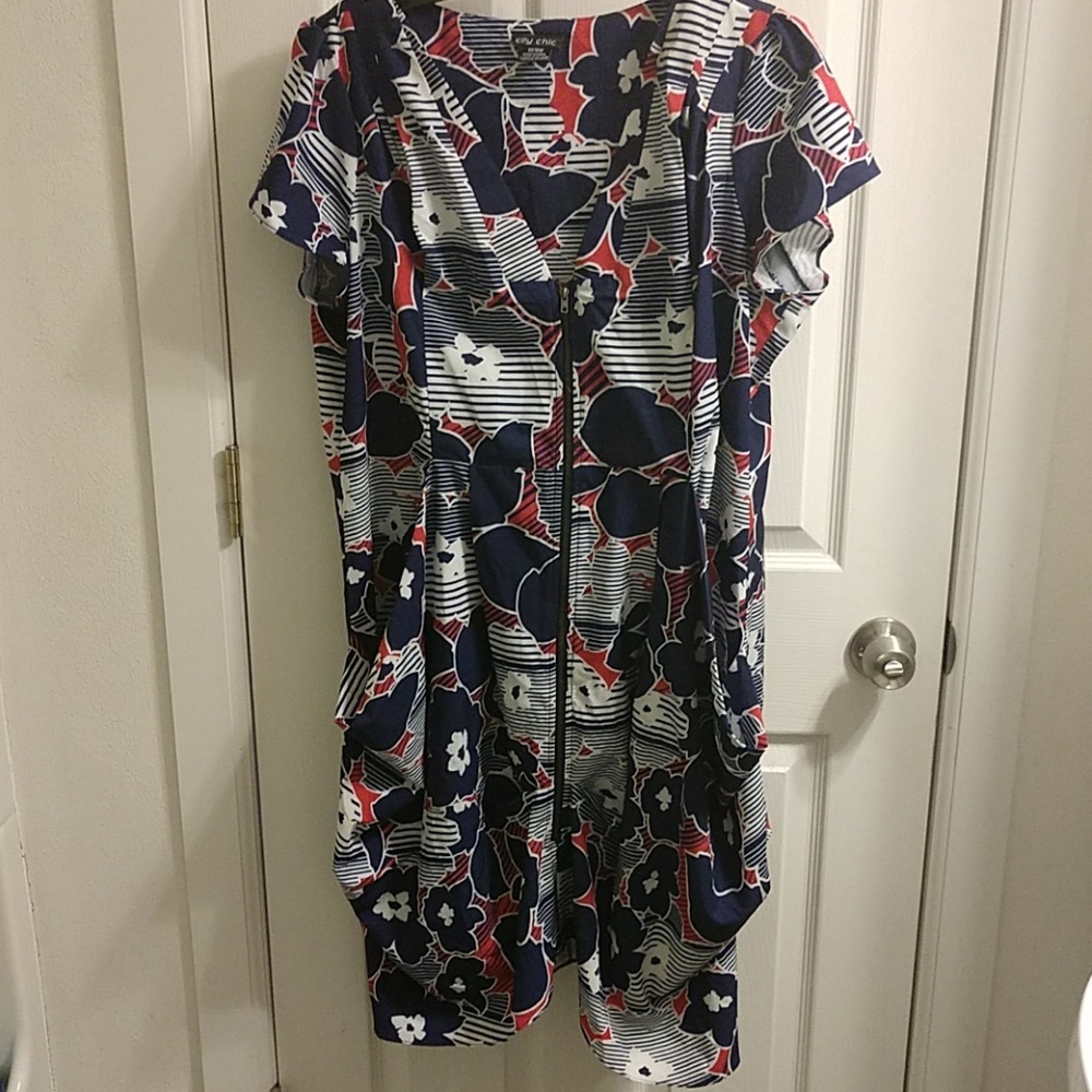 EUC, City Chic, size 18/M tunic dress